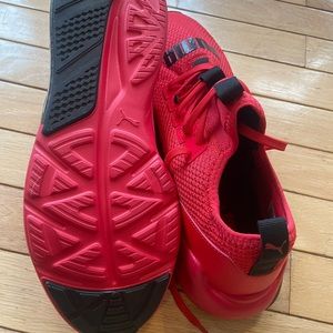 Men’s Puma sneakers, never been worn